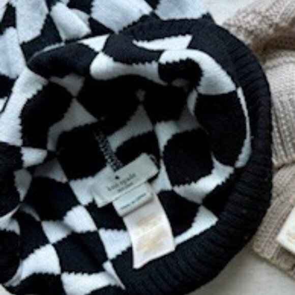 kate spade winter hat with black and white bows - Picture 2 of 2